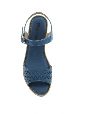 Skórzany sandał damski na koturnie