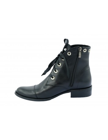 Skórzany trzewik damski z kulkami na jezyku JUMA, Kolor czarny