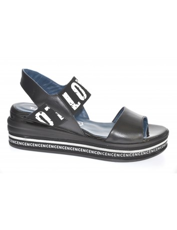 Sandały skórzane damskie-koturn LU G010-1769,T.Sokolski,Kolor czarny