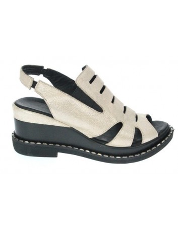 Sandały skórzane damskie-koturn LU LU P023-511,T.Sokolski,Kolor beżowy